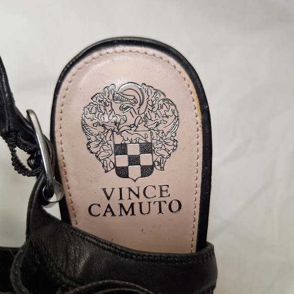 Vince Camuto strapy black leather cut-out peep toe pyramid heel sandals 8.5 - Picture 4 of 9